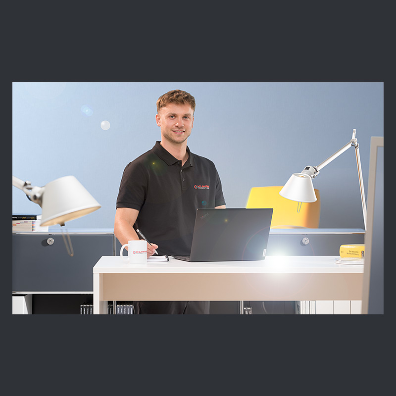 Business-Portrait eines Service-Mitarbeiters